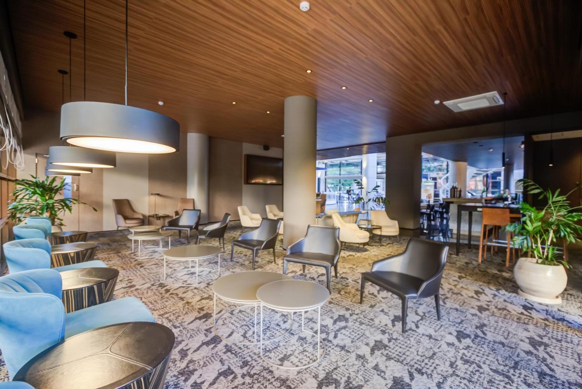 Radisson Sao Paulo Paulista Hotell Eksteriør bilde The lounge at the airport