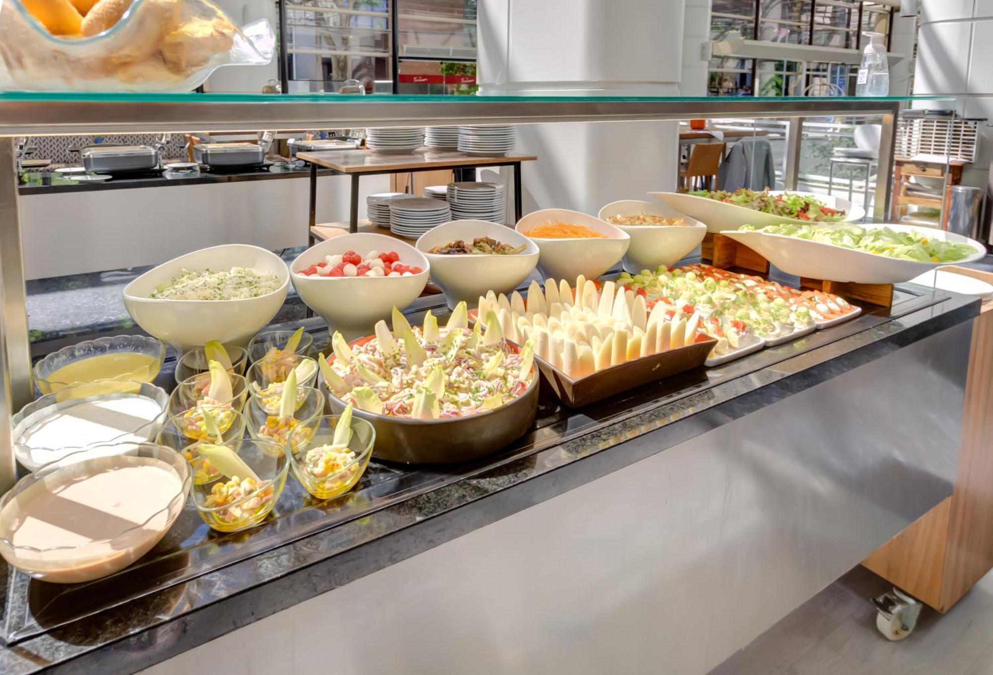 Radisson Sao Paulo Paulista Hotell Eksteriør bilde A salad bar