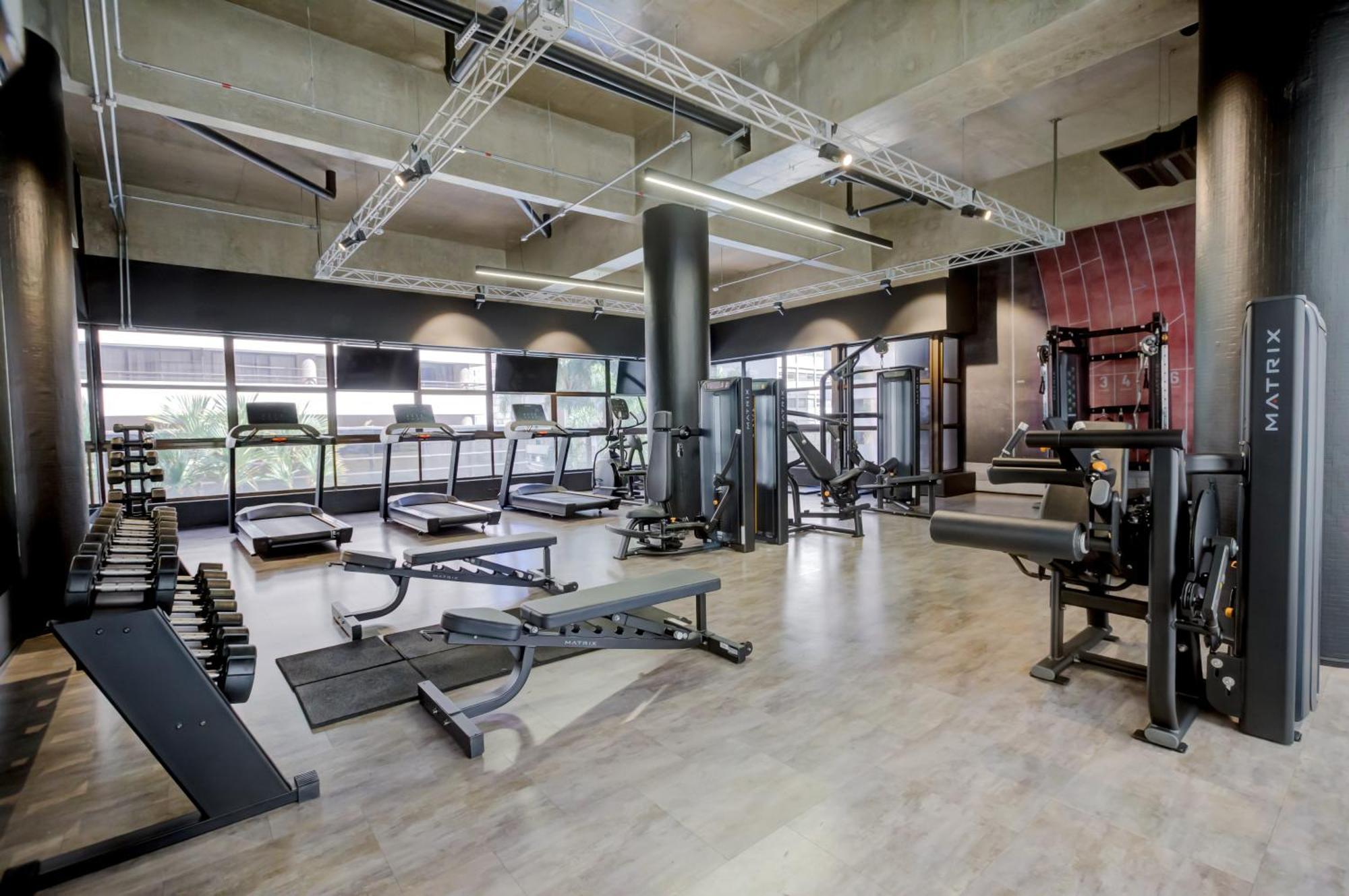 Radisson Sao Paulo Paulista Hotell Eksteriør bilde The gym at the hotel