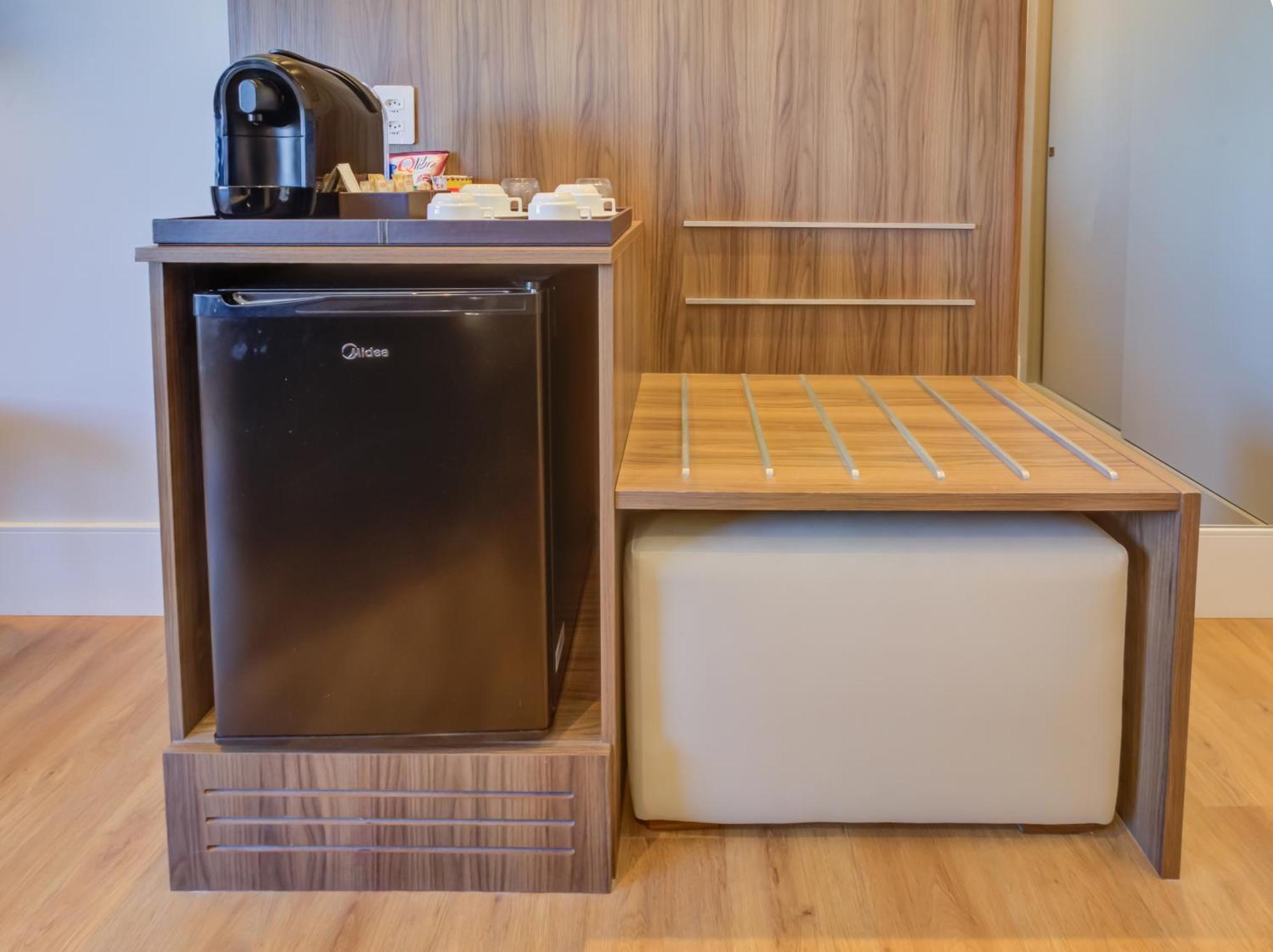 Radisson Sao Paulo Paulista Hotell Eksteriør bilde A small refrigerator in a hotel room
